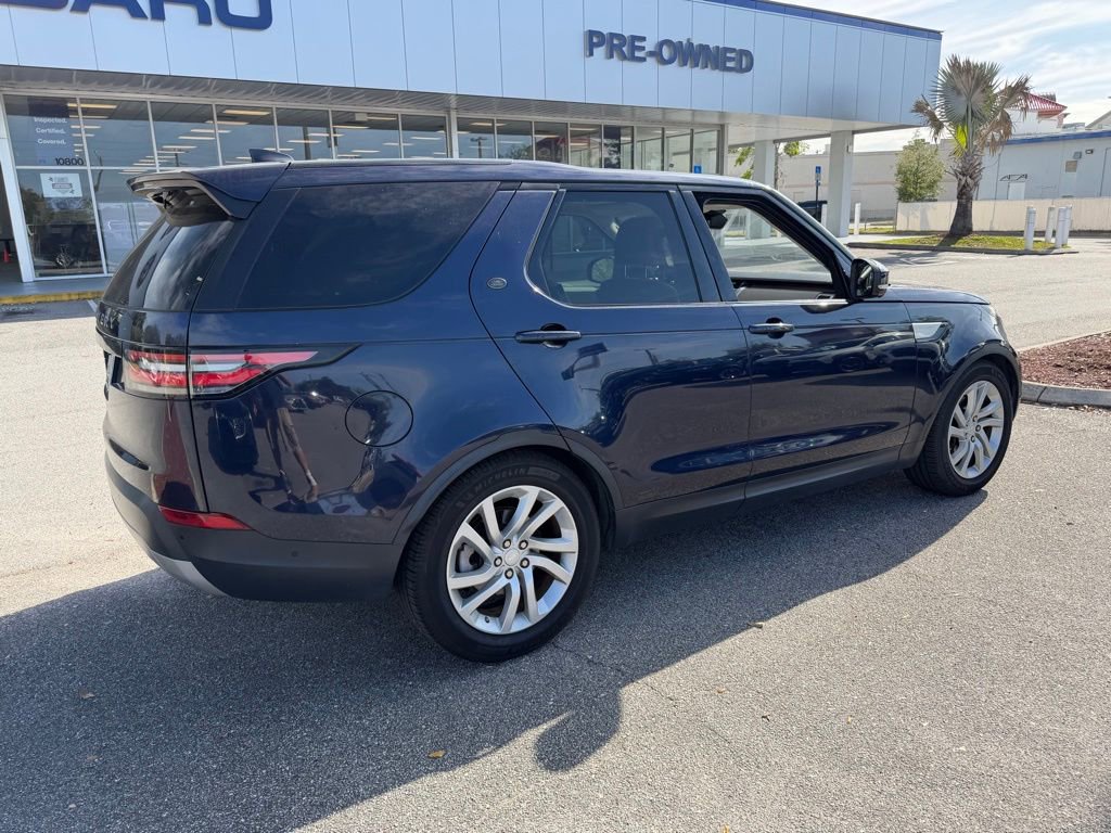 Used 2018 Land Rover Discovery HSE image 3