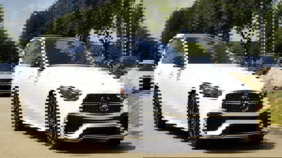 Used 2025 Mercedes-Benz C 300 Sedan image 2