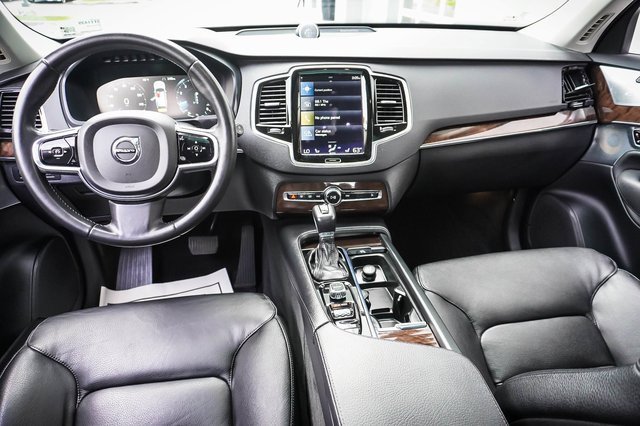 Used 2016 Volvo XC90 T6 Momentum w/ Protection Package Plus image 18