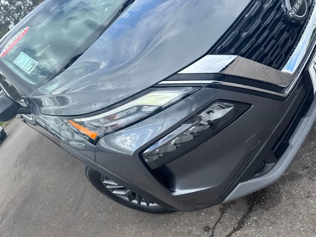 Used 2023 Nissan Rogue S image 36