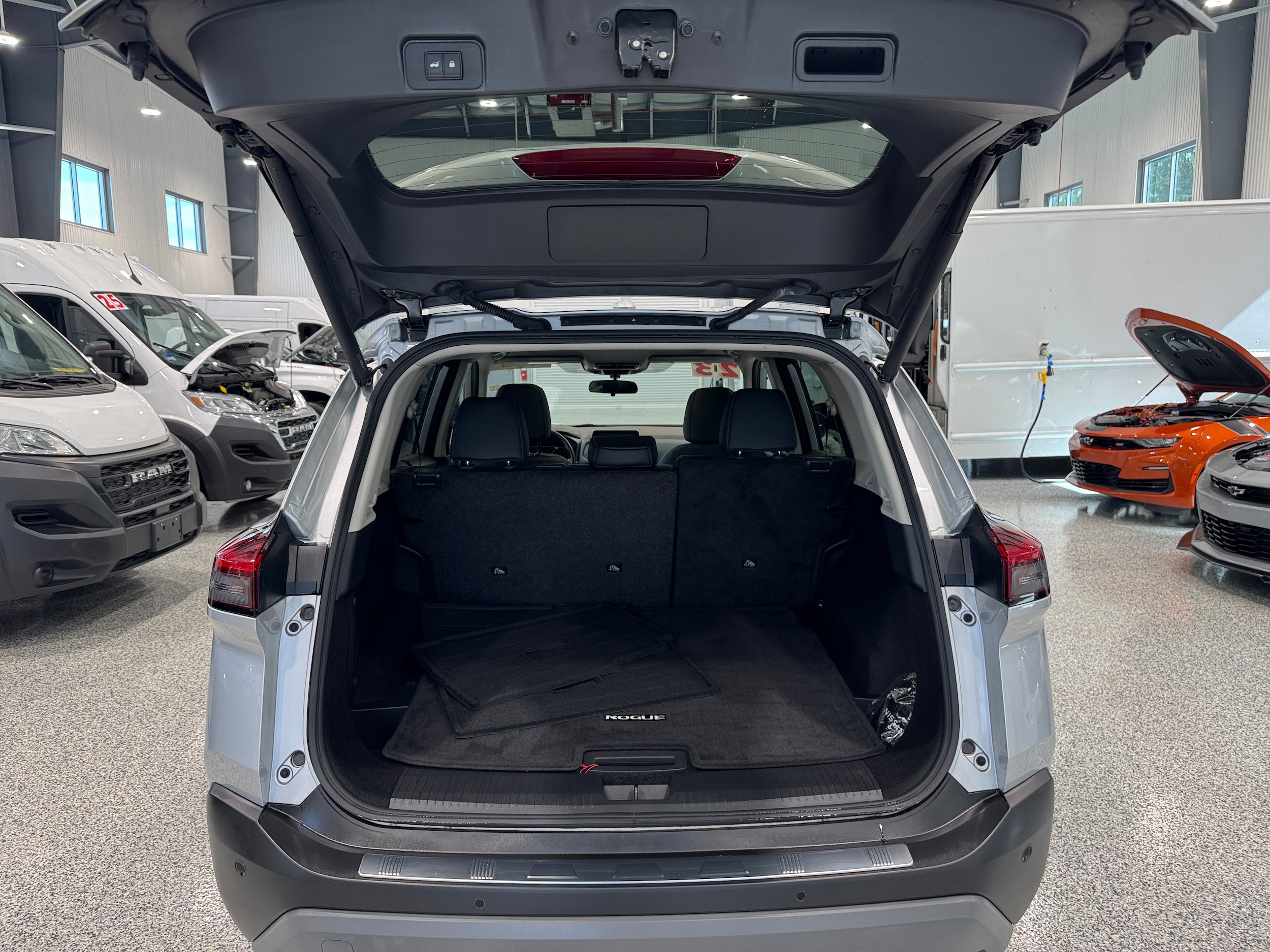 Certified 2023 Nissan Rogue SV w/ SV Premium B Package AWD/4WD image 8