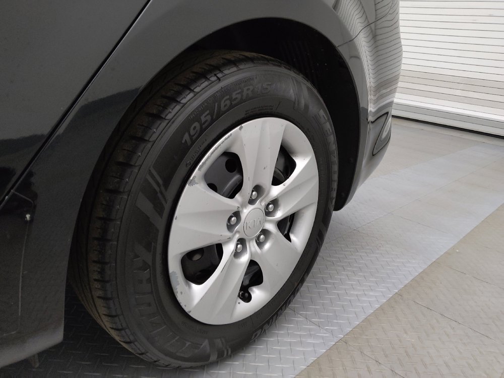 Used 2017 Kia Forte LX image 31