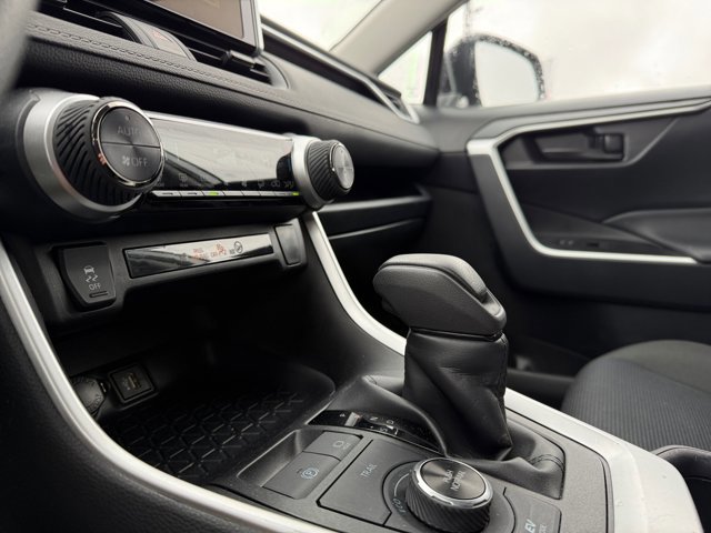 Used 2025 Toyota RAV4 LE image 21