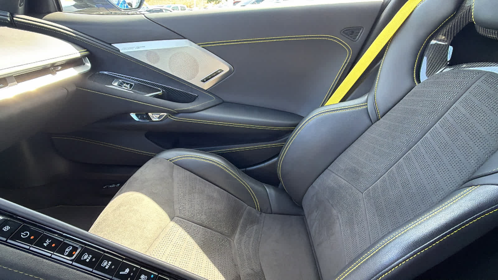 Used 2021 Chevrolet Corvette Stingray Premium Cpe w/ Z51 Performance Package RWD image 12