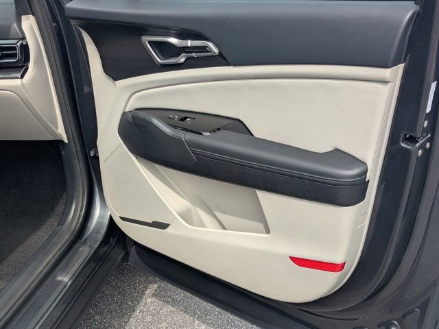 Used 2025 Kia Sportage EX image 13