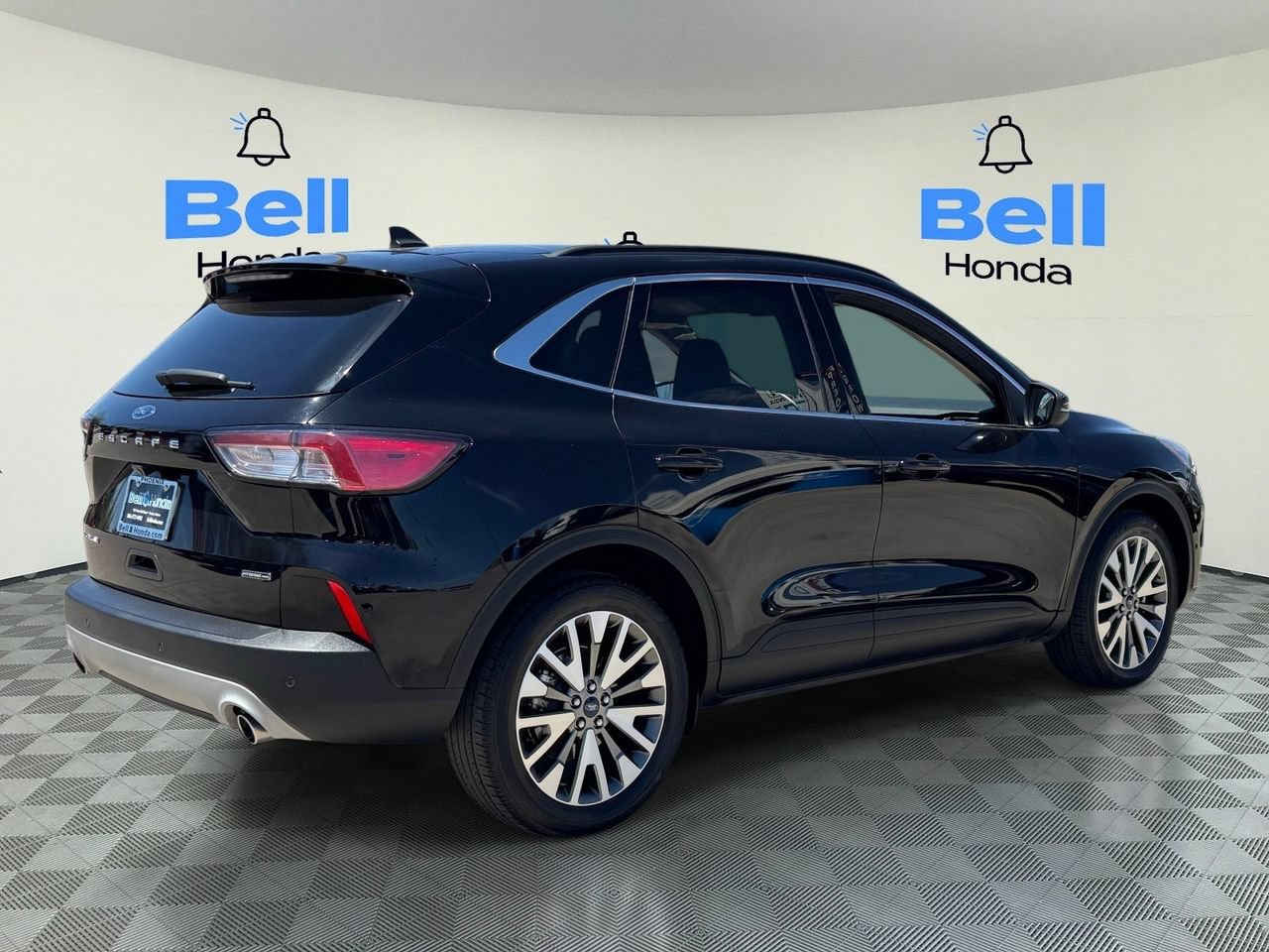 Used 2020 Ford Escape Titanium w/ Titanium Premium Package 2.0 AWD/4WD image 4