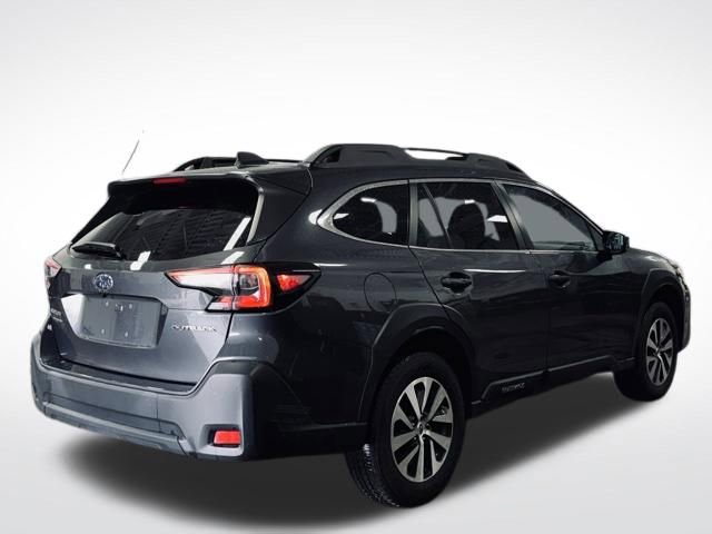 Used 2024 Subaru Outback Premium image 6
