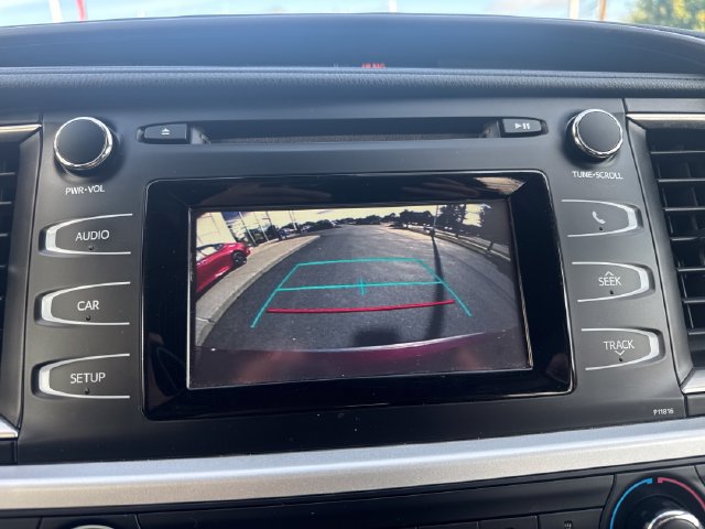 Used 2019 Toyota Highlander LE AWD/4WD image 21