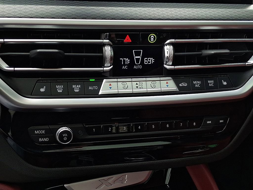 Used 2024 BMW X4 xDrive30i w/ Premium Package image 22