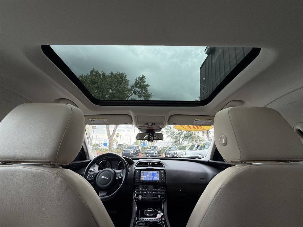 Used 2017 Jaguar XE Premium RWD image 20
