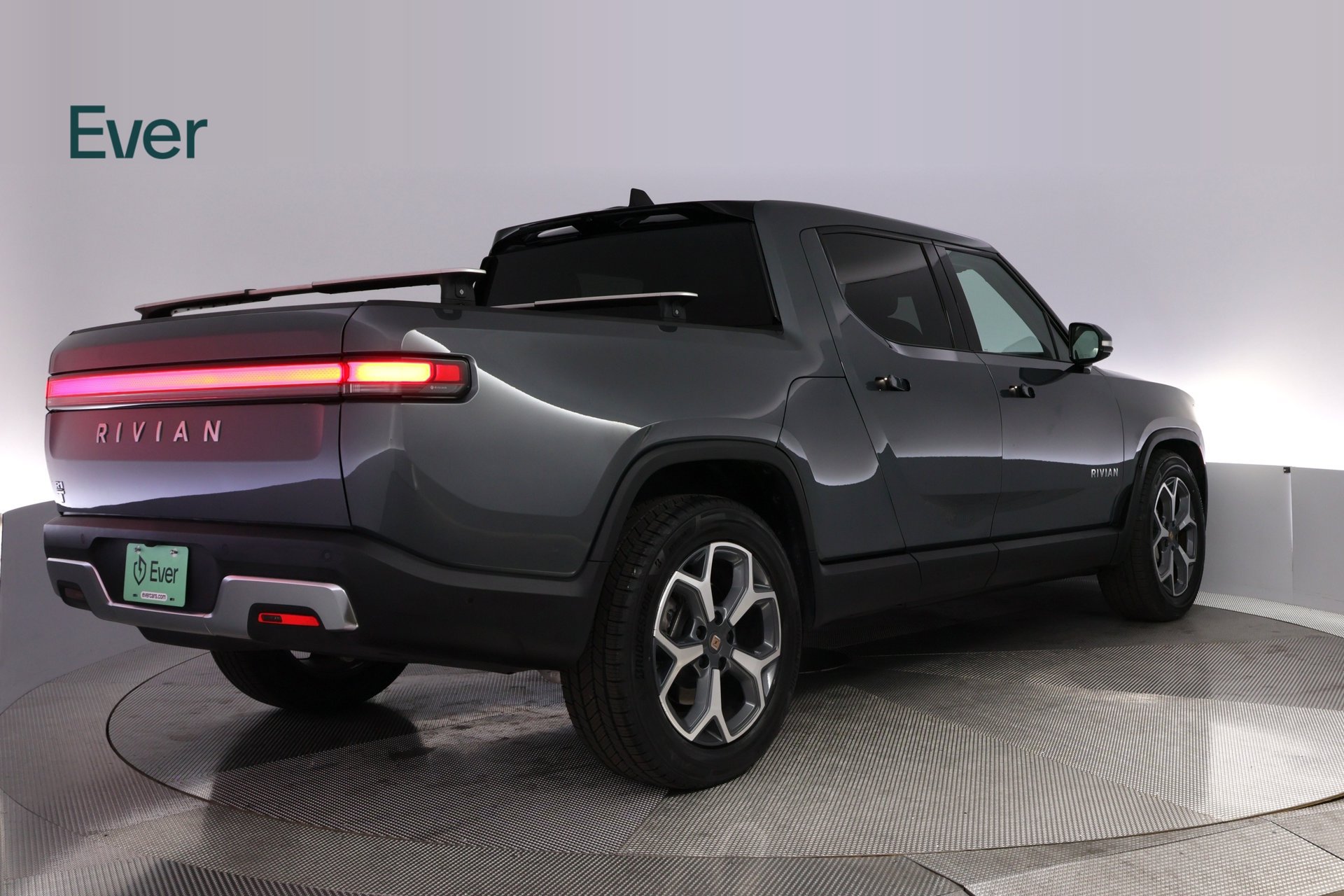 Used 2024 Rivian R1T Adventure Dual AWD/4WD image 3