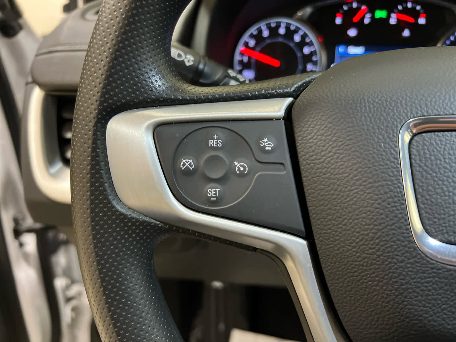 Used 2023 GMC Terrain SLE image 21