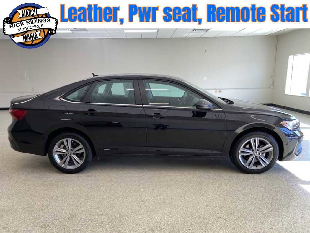 Used 2024 Volkswagen Jetta SE image 1