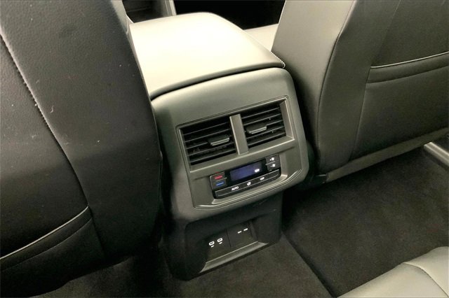 Certified 2023 Volkswagen Atlas SEL image 35