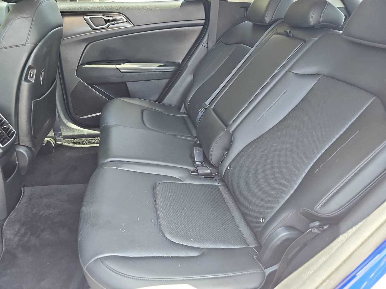 Used 2025 Kia Sportage EX FWD image 13