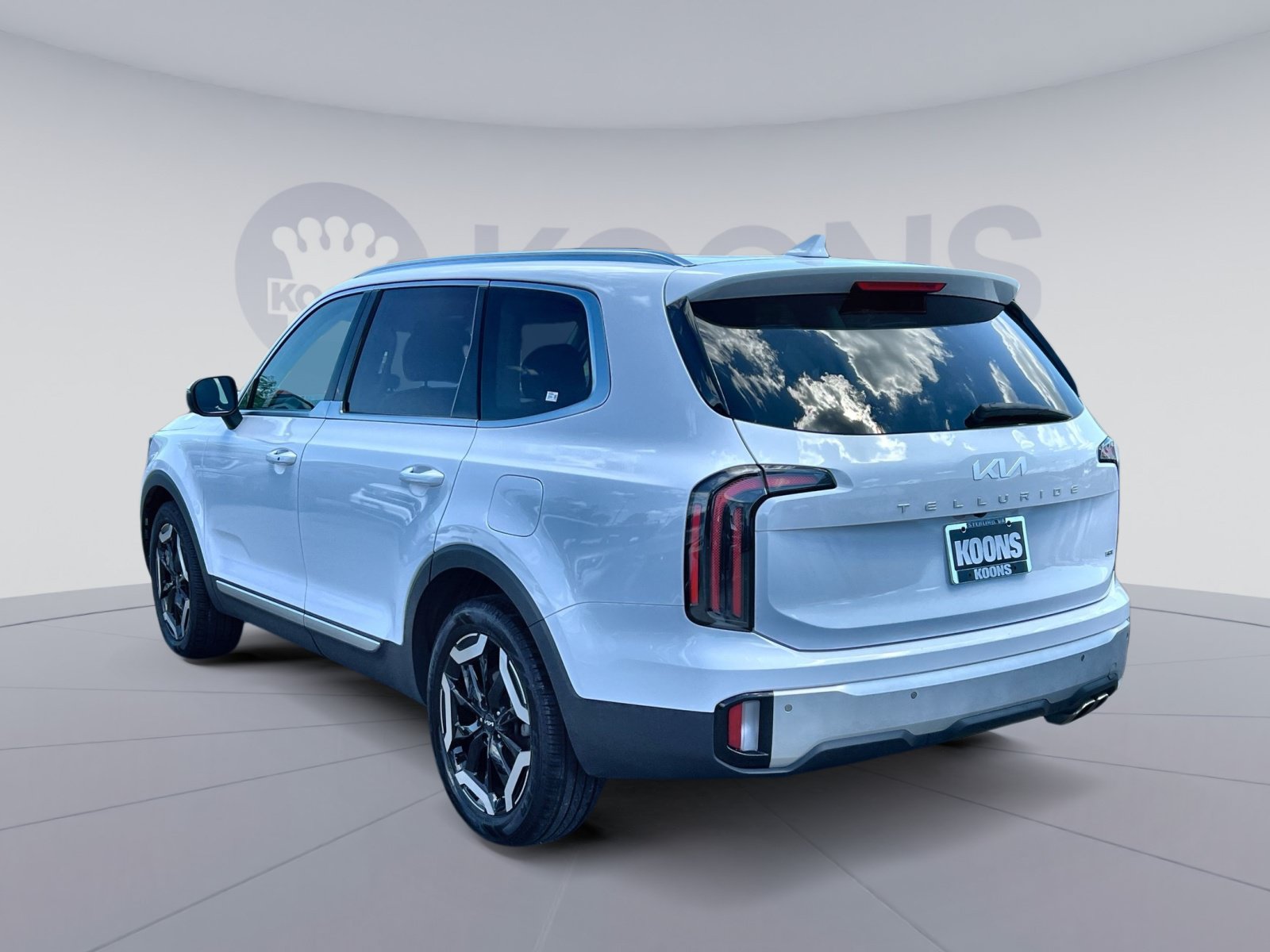 Used 2024 Kia Telluride EX w/ EX Captain's Chair Package AWD/4WD image 8