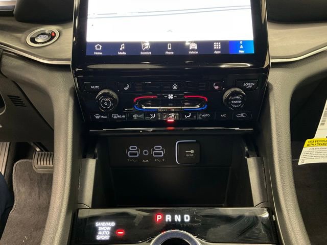 Used 2025 Jeep Grand Cherokee Limited w/ Black Appearance Package AWD/4WD image 20