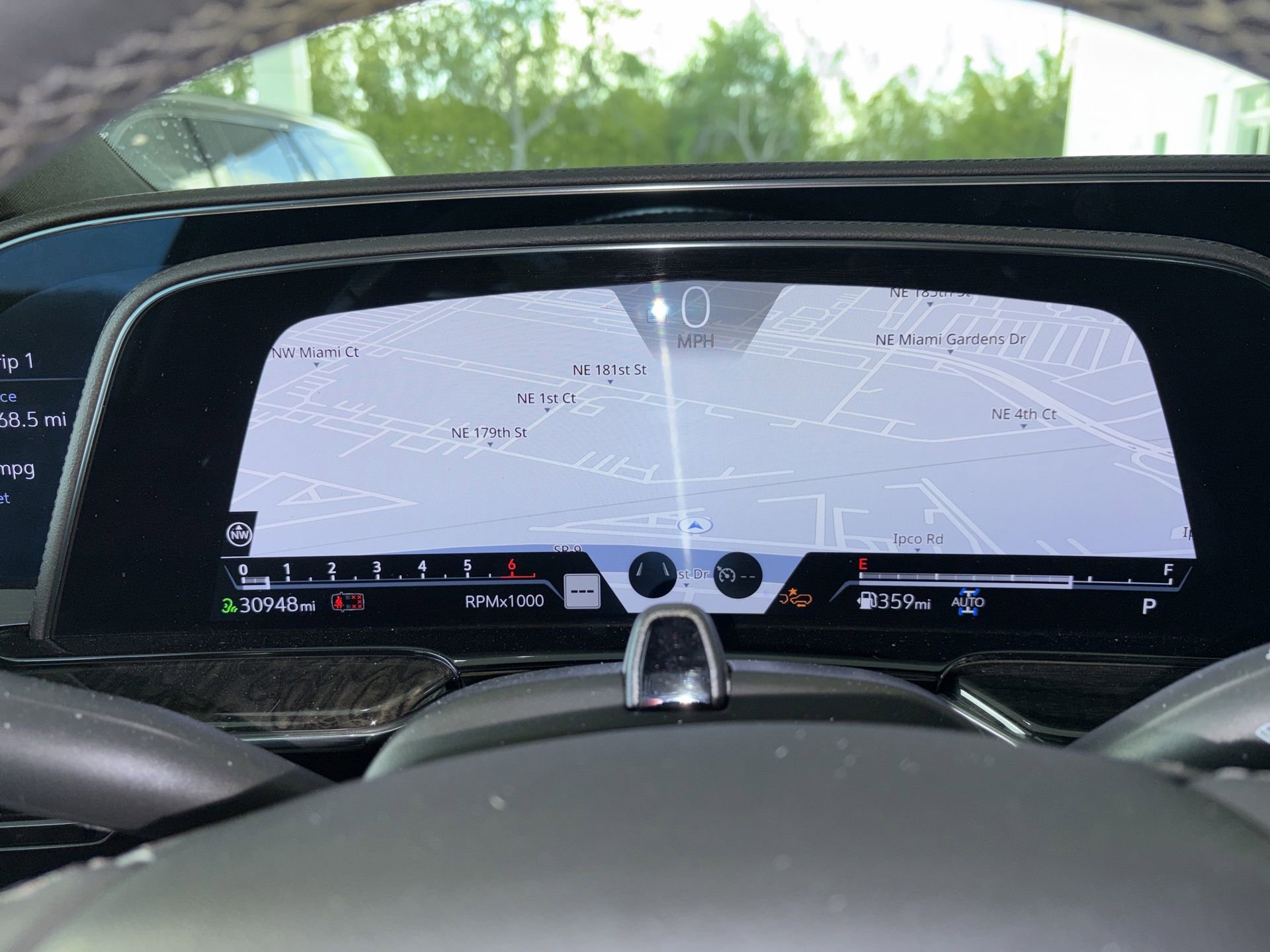 Used 2024 Cadillac Escalade ESV Premium Luxury image 13