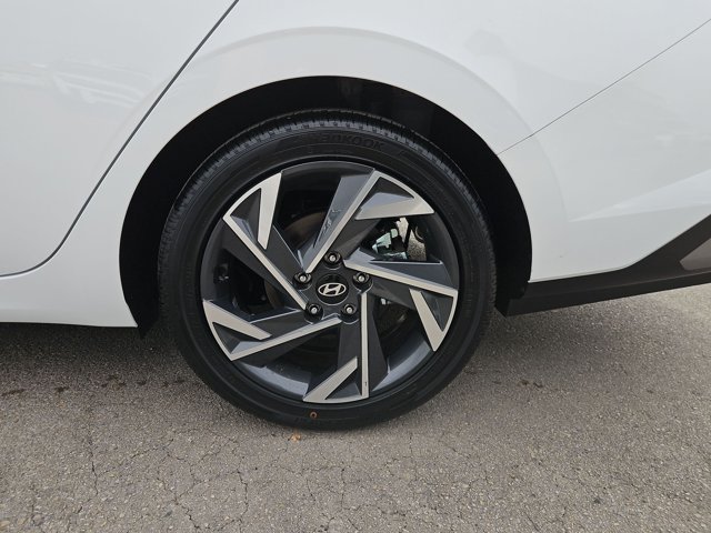 New 2026 Hyundai Elantra Limited FWD image 10