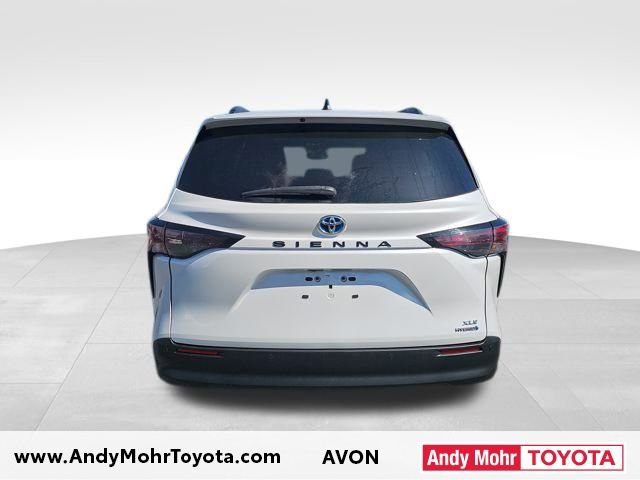 Used 2023 Toyota Sienna XLE image 6