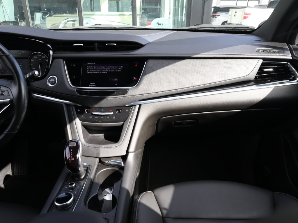 Used 2025 Cadillac XT6 Luxury FWD image 28