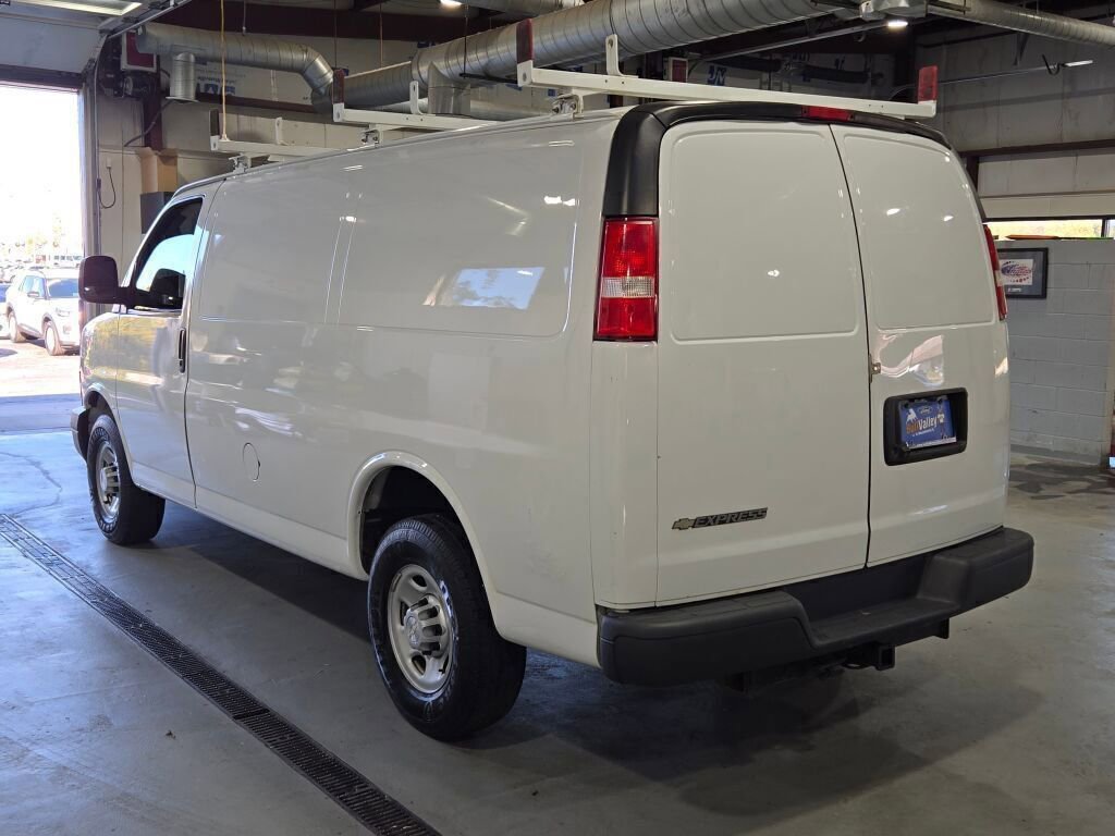 Used 2019 Chevrolet Express 3500 w/ Driver Convenience Package image 21