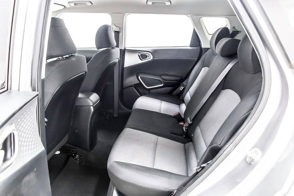 Used 2023 Kia Soul LX FWD image 28