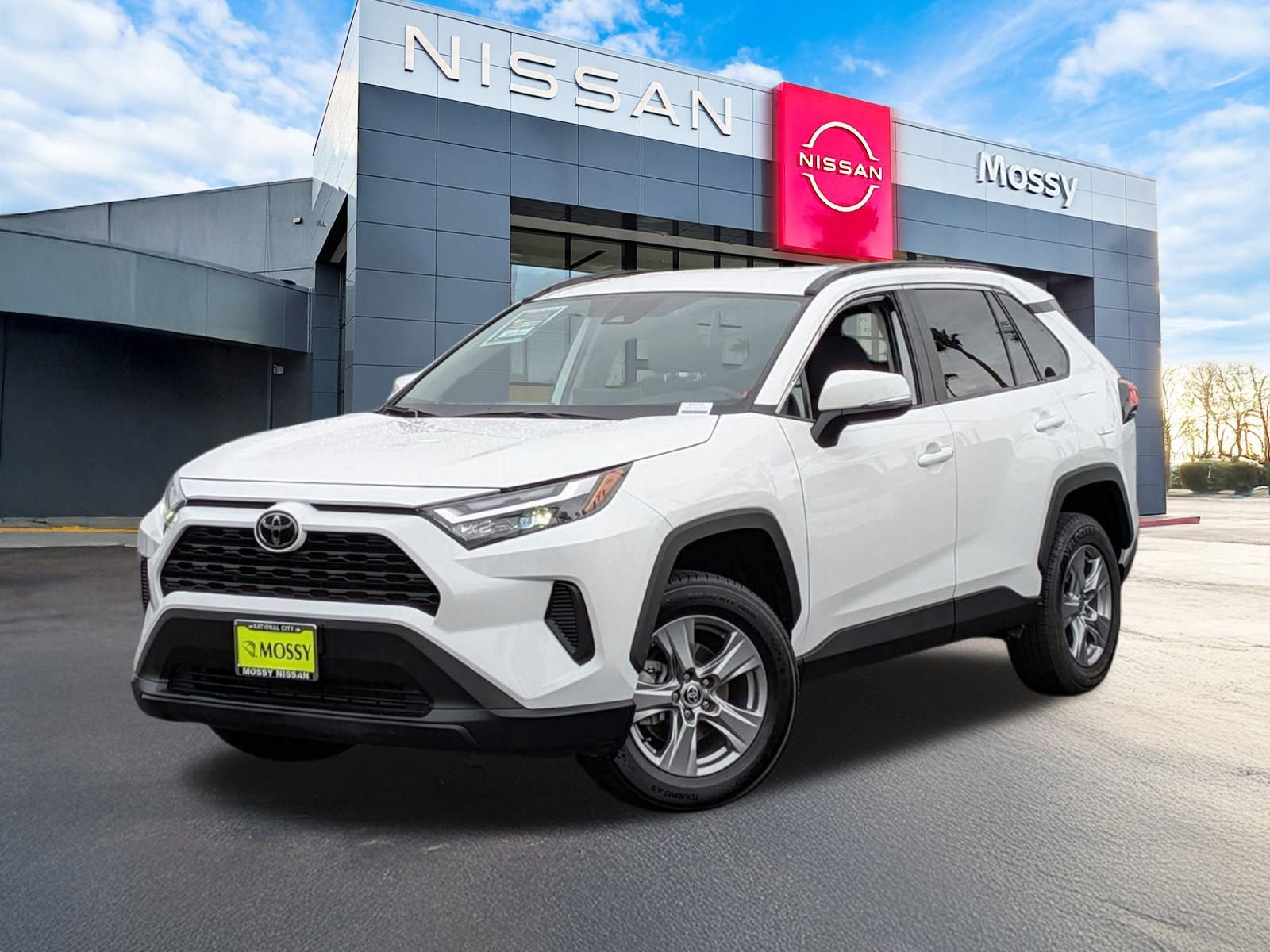 Used 2024 Toyota RAV4 XLE image 1