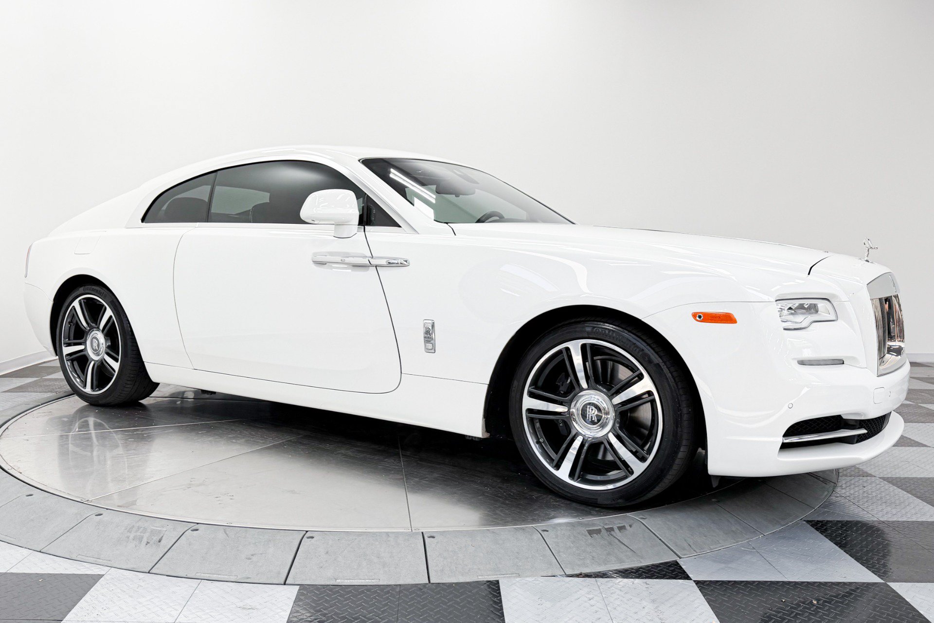 Used 2019 Rolls-Royce Wraith RWD image 30