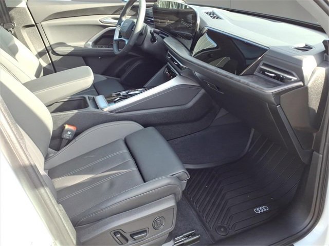 Used 2025 Audi Q5 Premium Plus w/ Premium Plus image 9