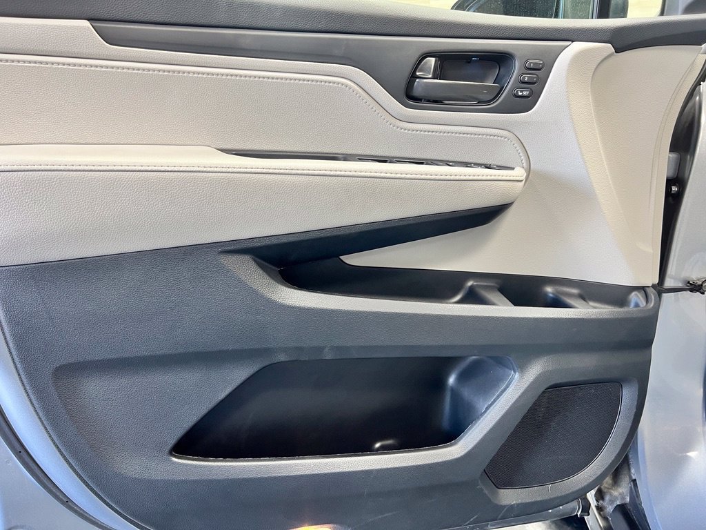 Used 2025 Honda Odyssey EX-L image 24
