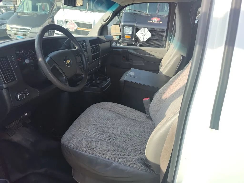 Used 2012 Chevrolet Express 2500 RWD image 11