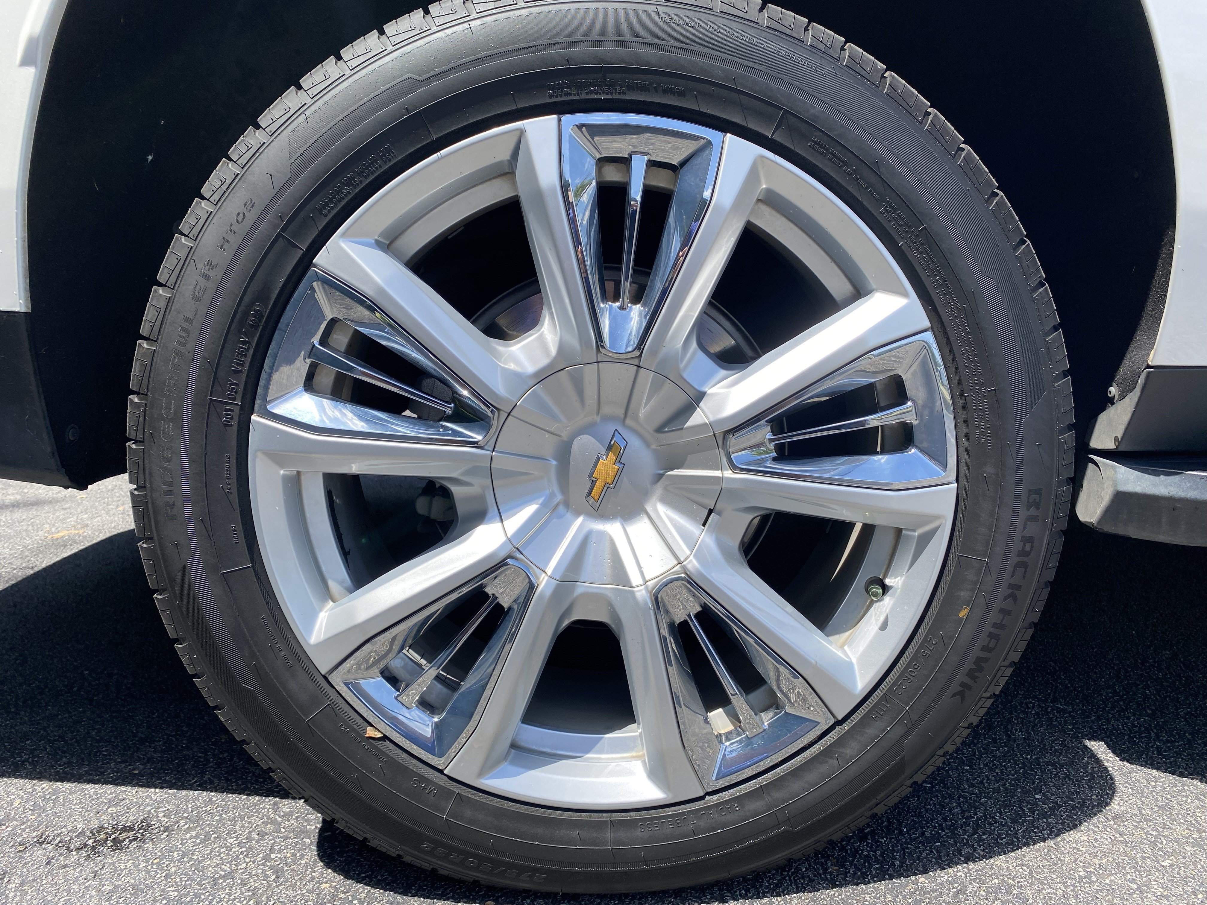 Used 2023 Chevrolet Suburban High Country AWD/4WD image 16