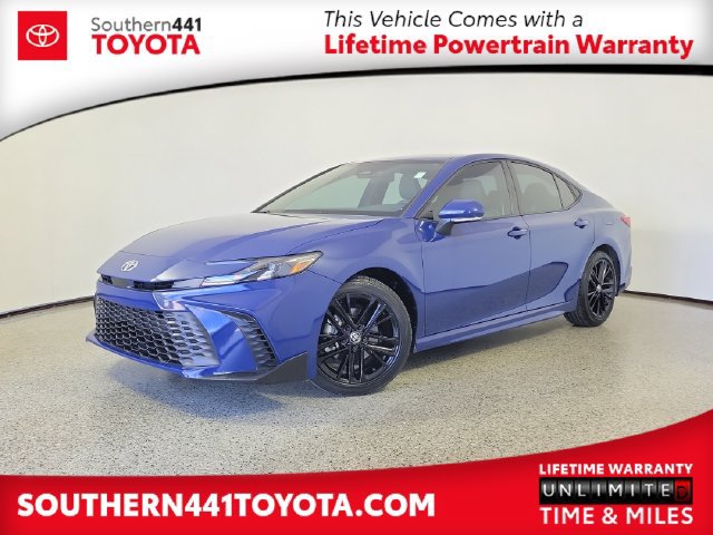 Certified 2025 Toyota Camry SE FWD image 1