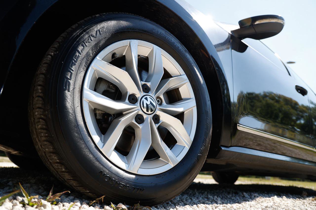 Used 2017 Volkswagen Passat 1.8T S image 28