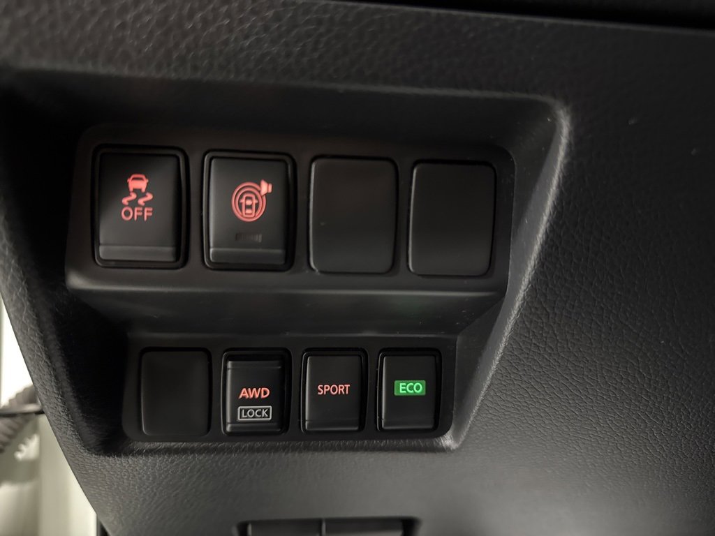 Used 2017 Nissan Rogue SV image 23