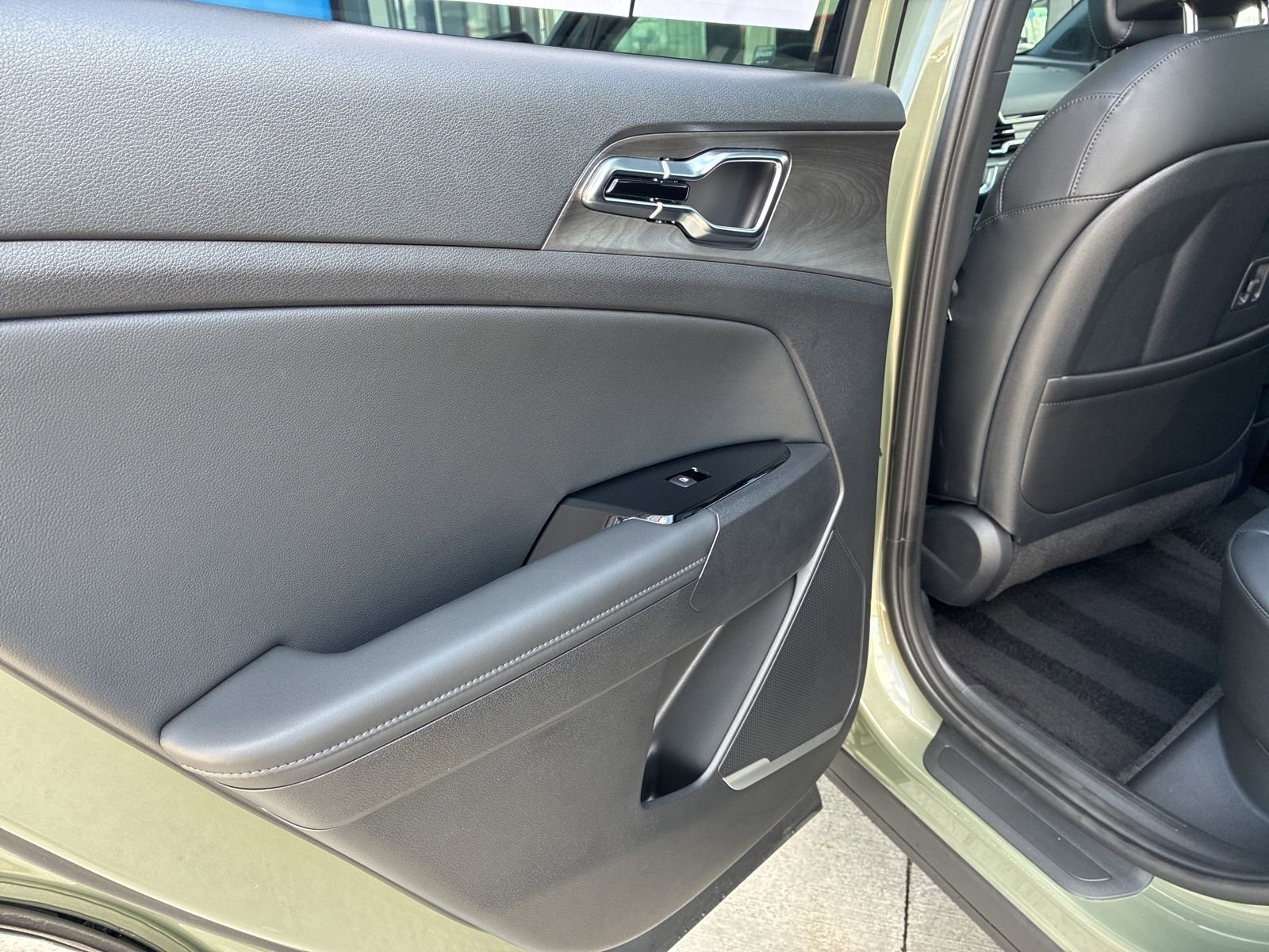 Used 2025 Kia Sportage X-Line image 11