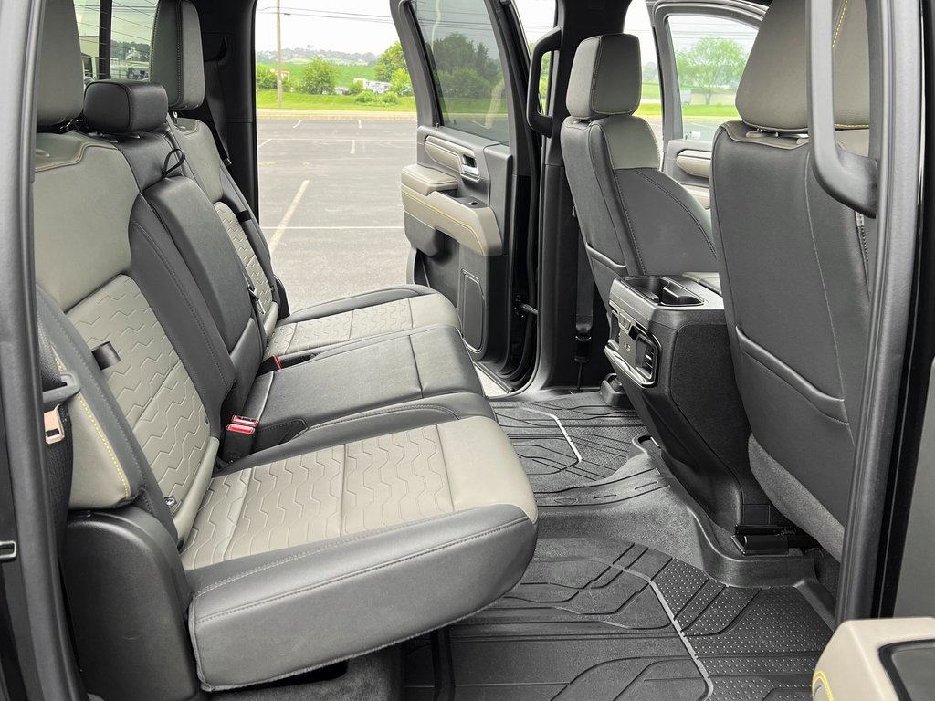 Used 2025 Chevrolet Silverado 2500 ZR2 w/ Technology Package image 23