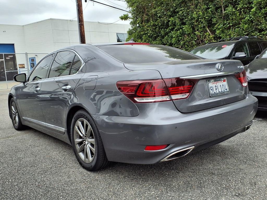 Used 2013 Lexus LS 460 w/ Comfort Pkg RWD image 12