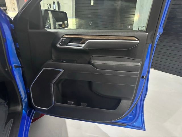 Used 2025 Chevrolet Silverado 1500 LT AWD/4WD image 32