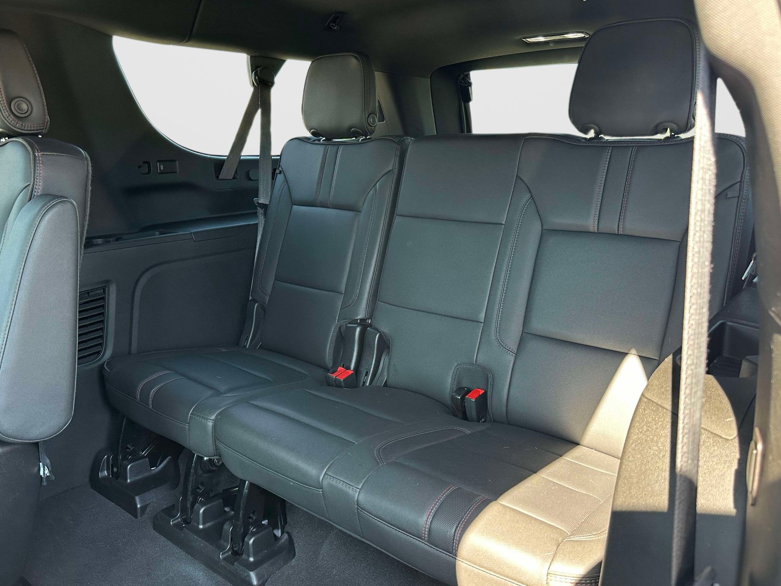 Used 2024 Chevrolet Suburban RST w/ Luxury Package AWD/4WD image 12