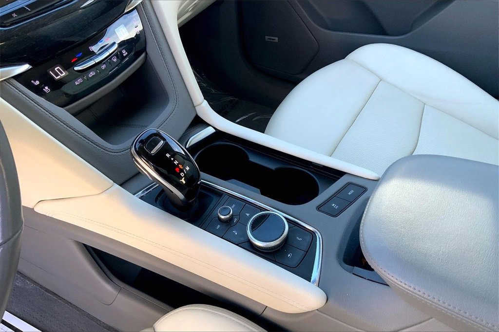 Used 2023 Cadillac XT6 Premium Luxury image 18