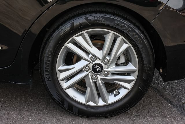 Used 2020 Hyundai Elantra Value Edition w/ Cargo Package (C1) FWD image 8