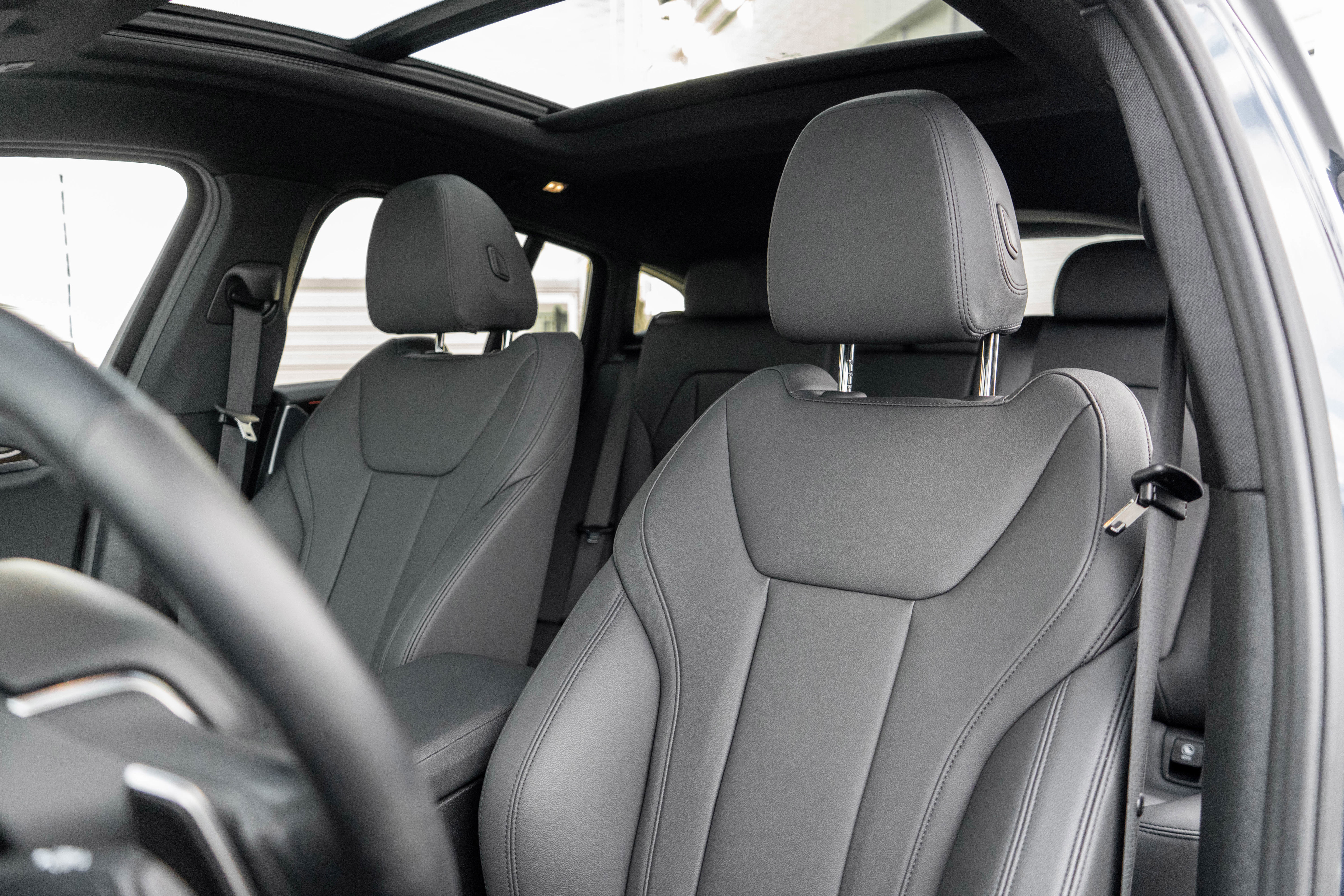 Used 2020 BMW X4 xDrive30i w/ Convenience Package image 9