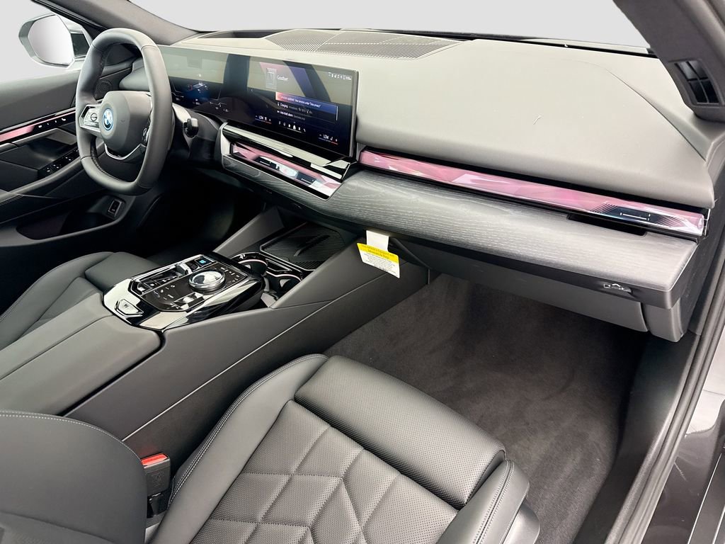 New 2026 BMW i5 eDrive40 image 16