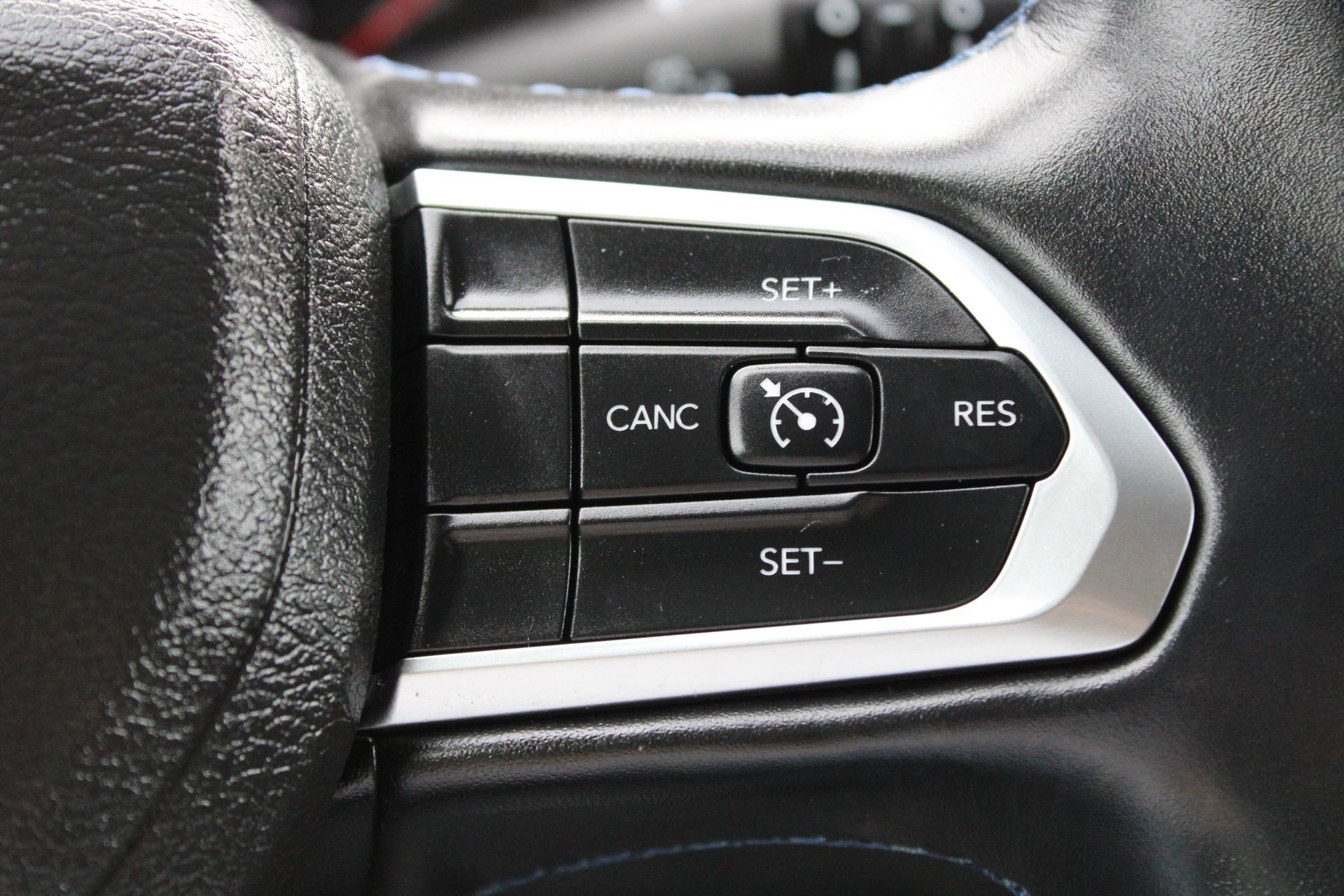 Used 2022 Jeep Compass Latitude w/ Convenience Group AWD/4WD image 27