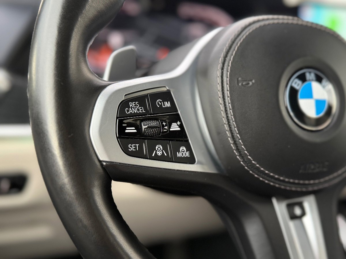Used 2022 BMW X7 xDrive40i w/ M Sport Package AWD/4WD image 21