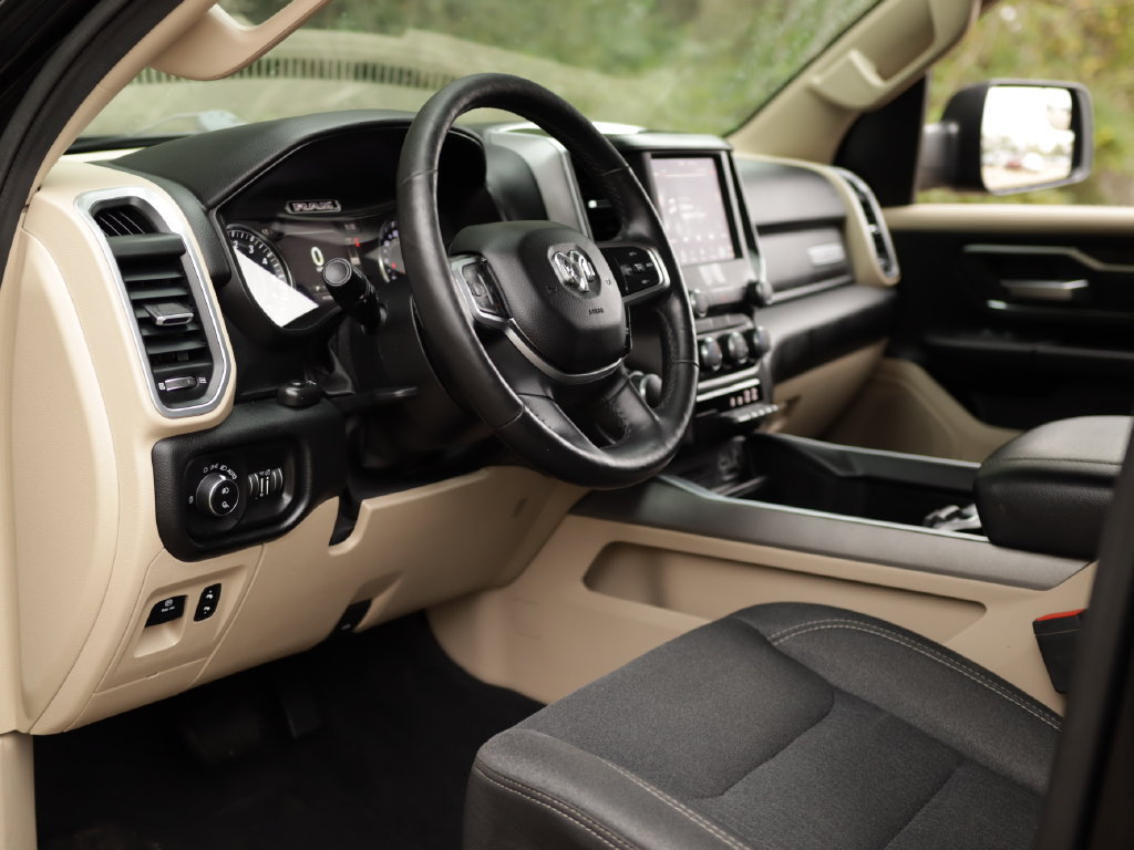 Used 2019 RAM 1500 Big Horn AWD/4WD image 9