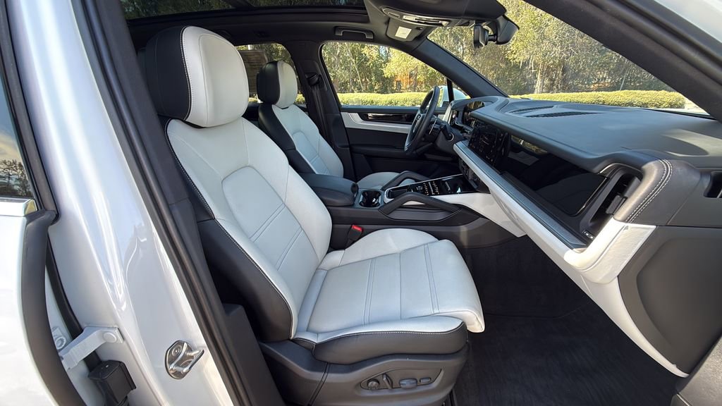 Certified 2026 Porsche Cayenne image 18