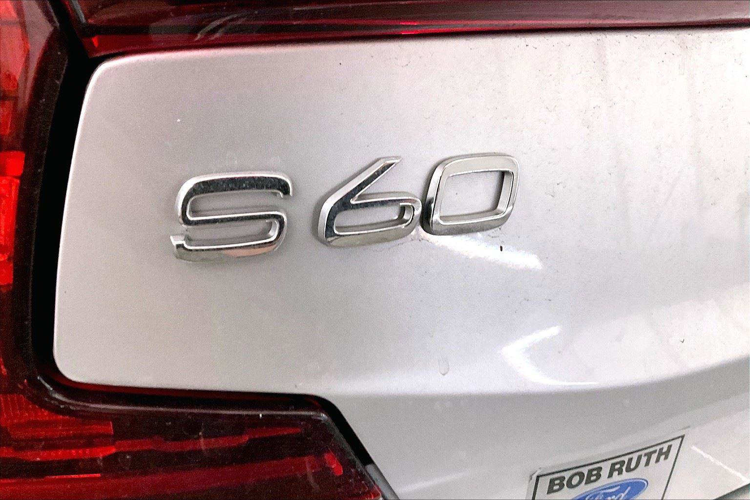 Used 2022 Volvo S60 B5 Momentum w/ Advanced Package image 13